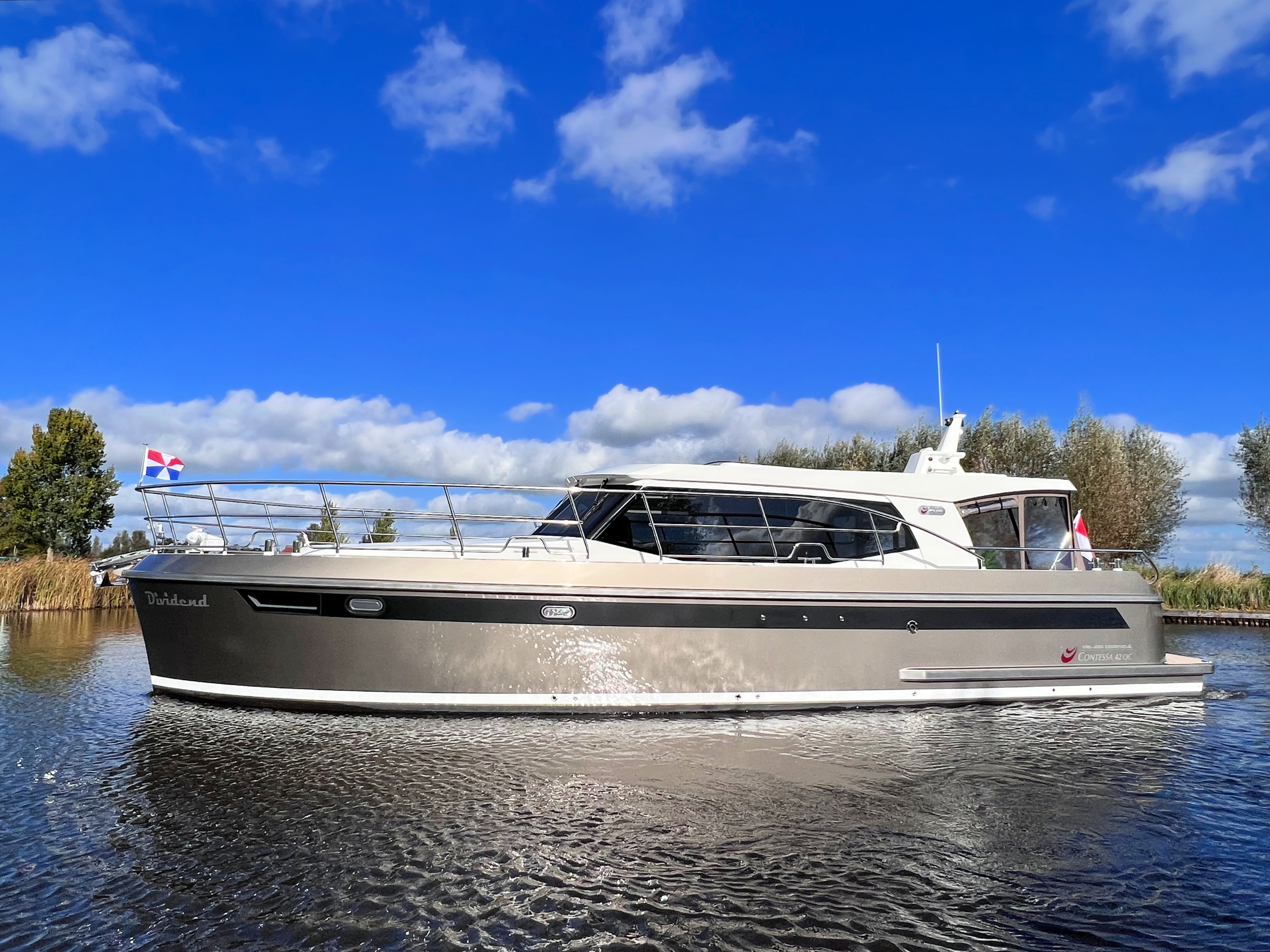 Vri-Jon 42 OC - Feel the space. Cruise in luxury.